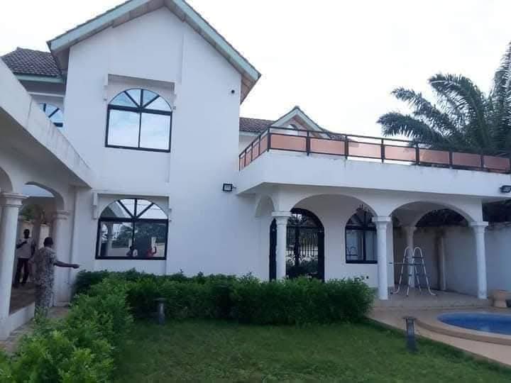 VILLA DE 4 CHAMBRES ET SALON SANITAIRES À VENDRE, ZOPAH - COLLÈGE LA RÉFÉRENCE - CALAVI